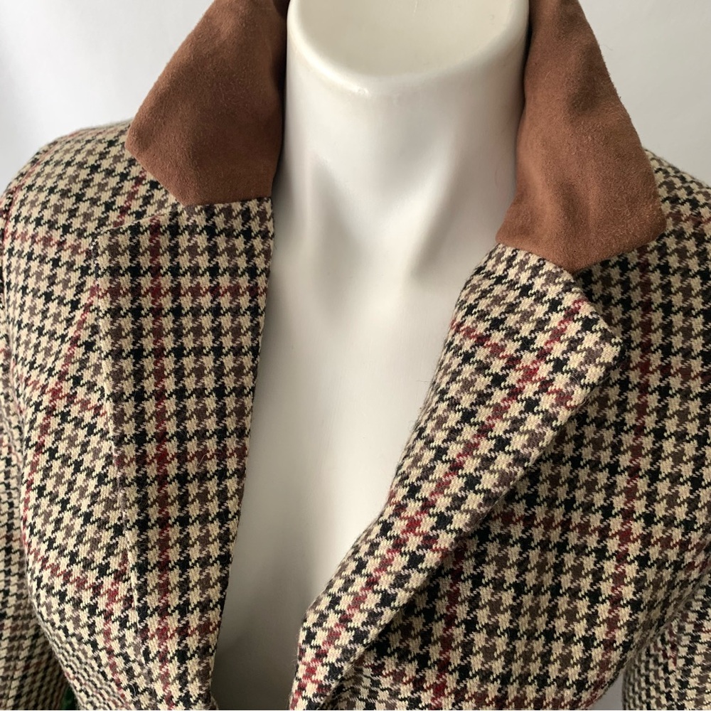 Houndstooth Tailored Blazer with Brown Suede Collar - Picture 6 of 16